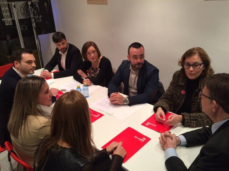 Guillem Alsina amb el candidat socialista a la generalitat valenciana Ximo PuigGuillem Alsina con el candidato socialista a la generalitat valenciana Ximo Puig